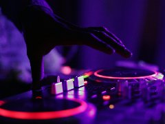 Top 3 techno songs at clubs - December 2017